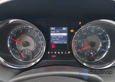 2011 Chrysler Town & Country Touring from USA, damaged, VIN 2A4RR5DG2BR781303